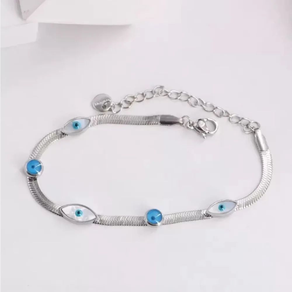 Silver Evil Eye Bracelet Q402